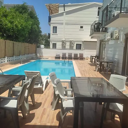 Garden Prizma Rooms&aparts *