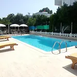 Garden Prizma Rooms&aparts *