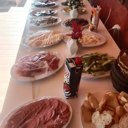 Garden Prizma Rooms&aparts *