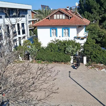Garden Prizma Rooms&aparts בית אירוח