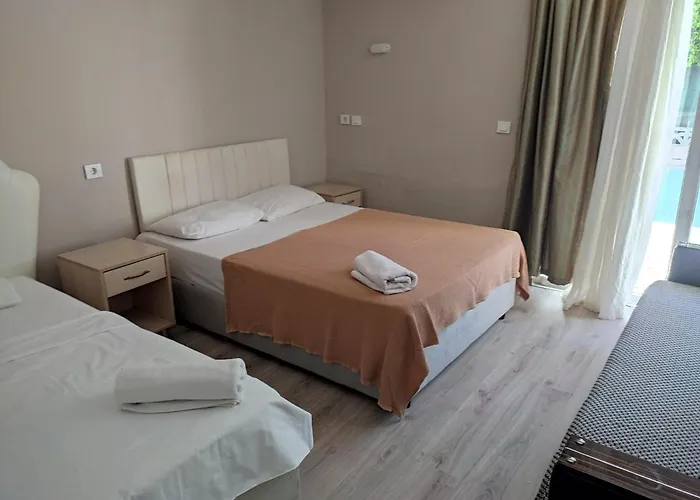 בית אירוח Garden Prizma Rooms&aparts קמר