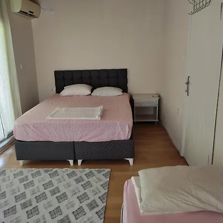 Garden Prizma Rooms&aparts Homestay