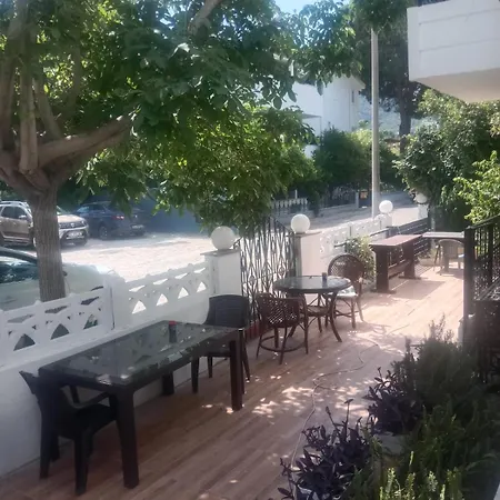 Garden Prizma Rooms&aparts *