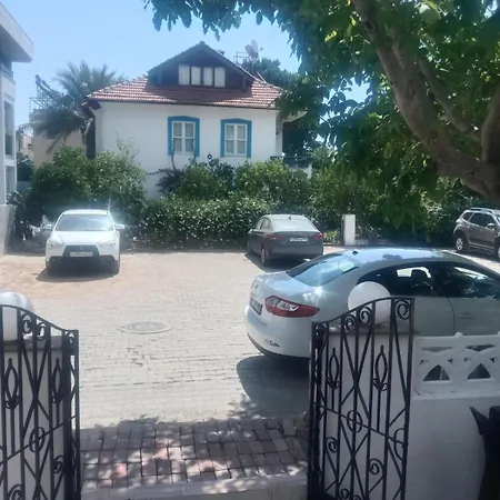 Garden Prizma Rooms&aparts קמר