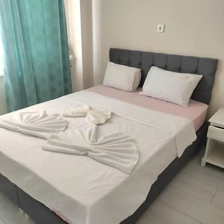 Garden Prizma Rooms&aparts מלון *