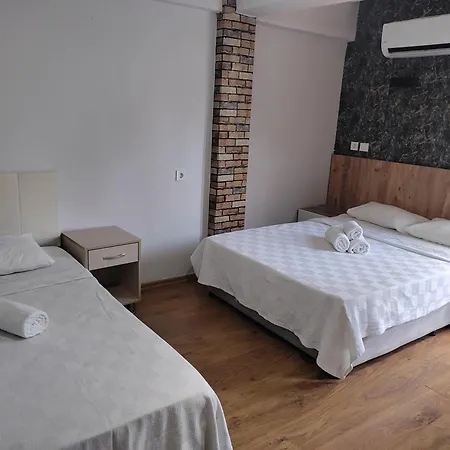 Garden Prizma Rooms&aparts Hotel *