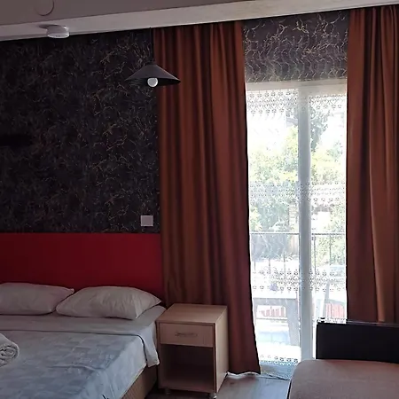 Garden Prizma Rooms&aparts מלון