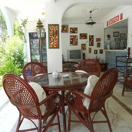 Garden Prizma Rooms&aparts Homestay Kemer