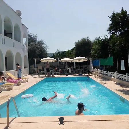 בית אירוח Garden Prizma Rooms&aparts