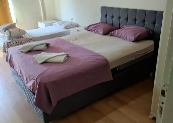 Garden Prizma Rooms&aparts ホームステイ ケメル