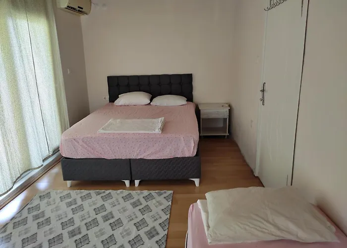 Garden Prizma Rooms&aparts Δωμάτια σε οικογενειακή κατοικία